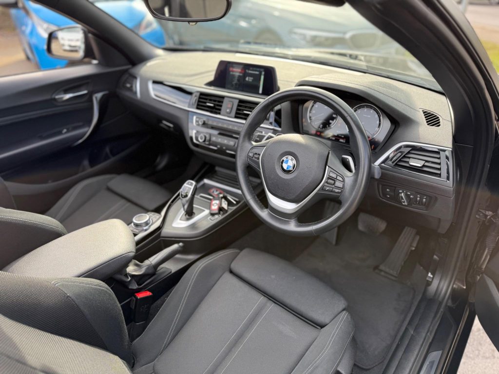 BMW 2 Series 2.0 220i GPF Sport Auto Euro 6 (s/s) 2dr